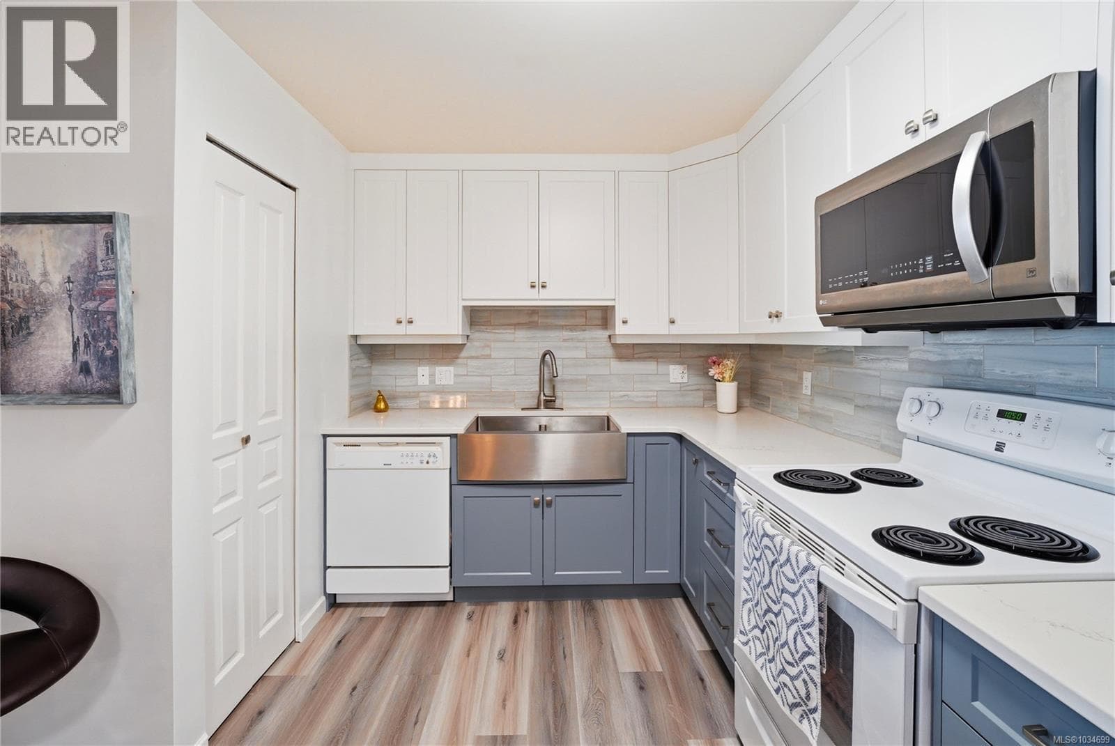 209 5650 Edgewater Lane, Vancouver Island — photo 4