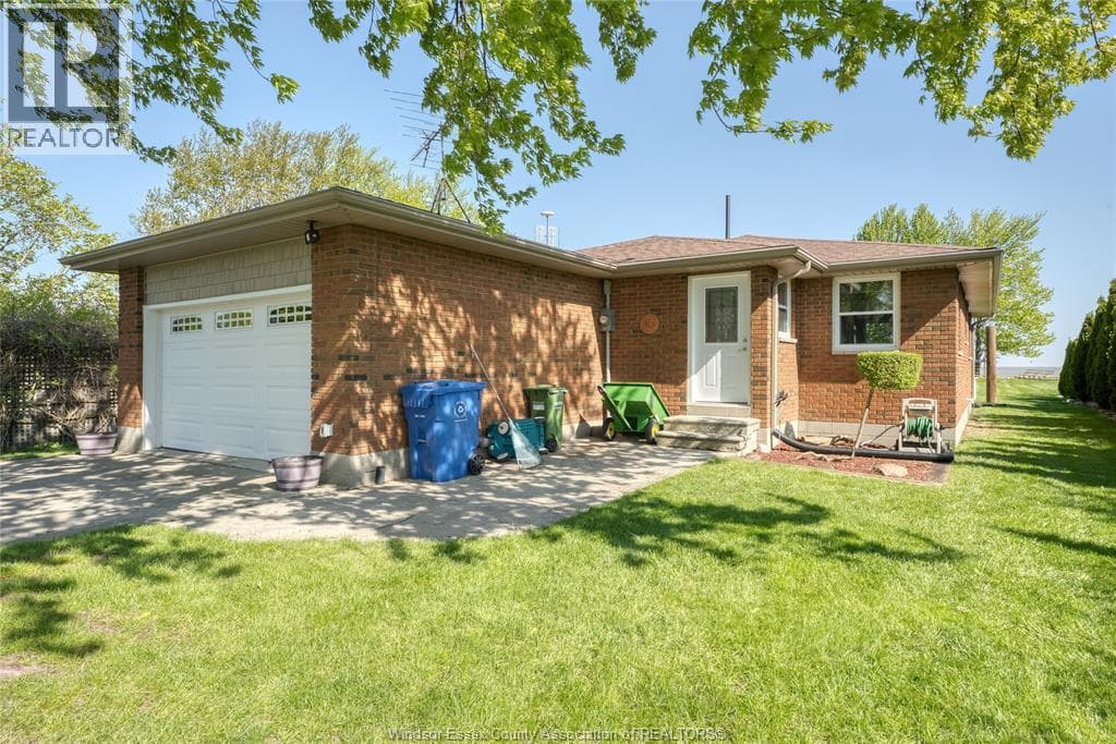 12320 LAFORET BEACH, Windsor — photo 3