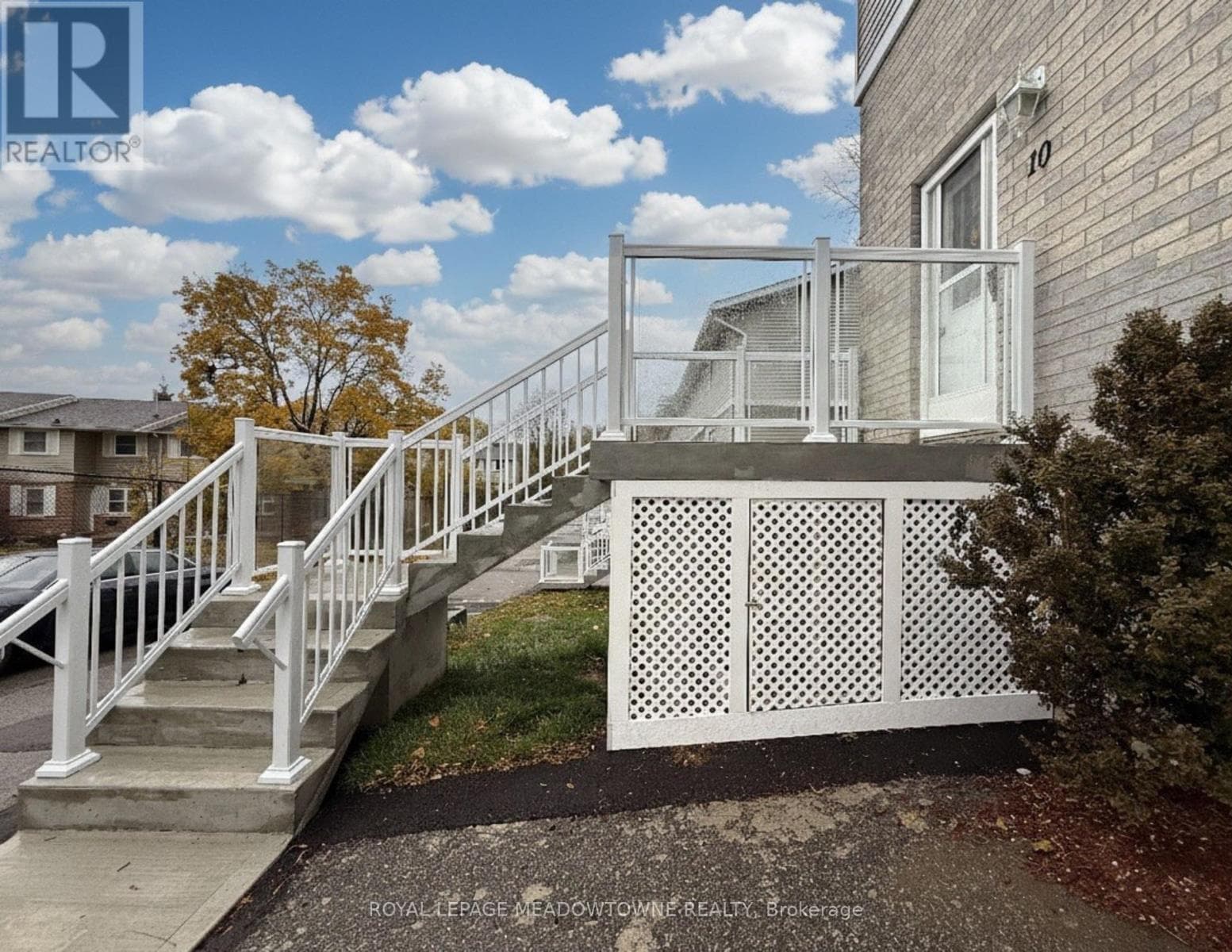 648 DOON VILLAGE ROAD UNIT 10, Toronto — photo 2