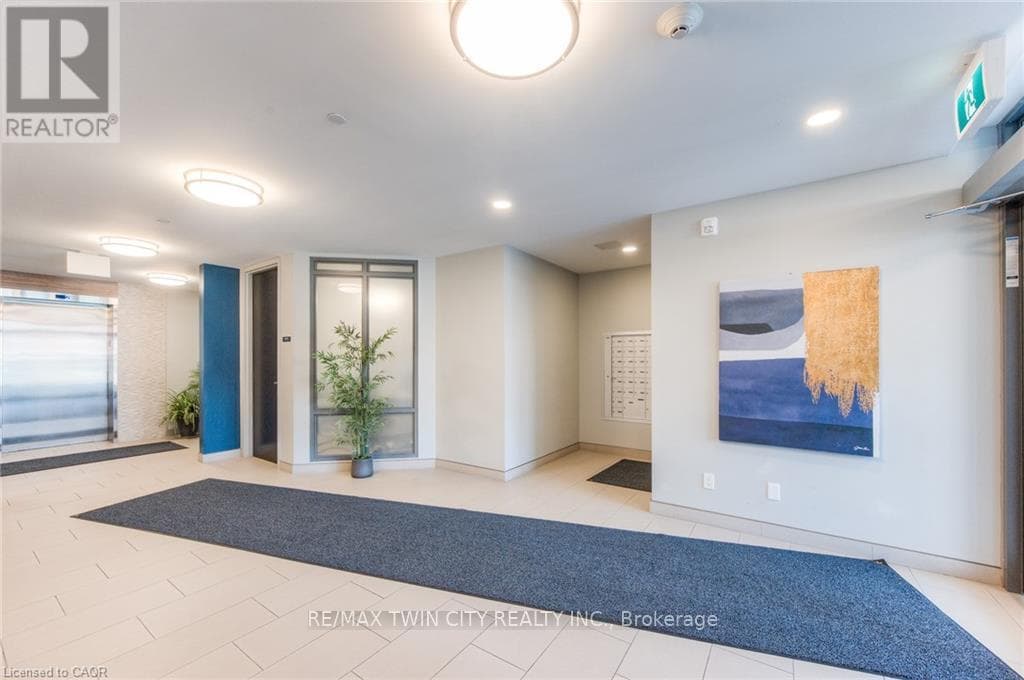 399 QUEEN Street S Unit# 317, Toronto — photo 2