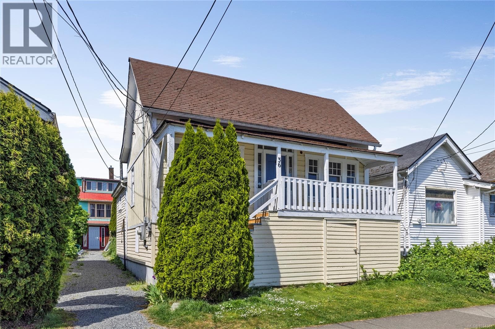 36 IRWIN STREET, Vancouver Island — photo 2