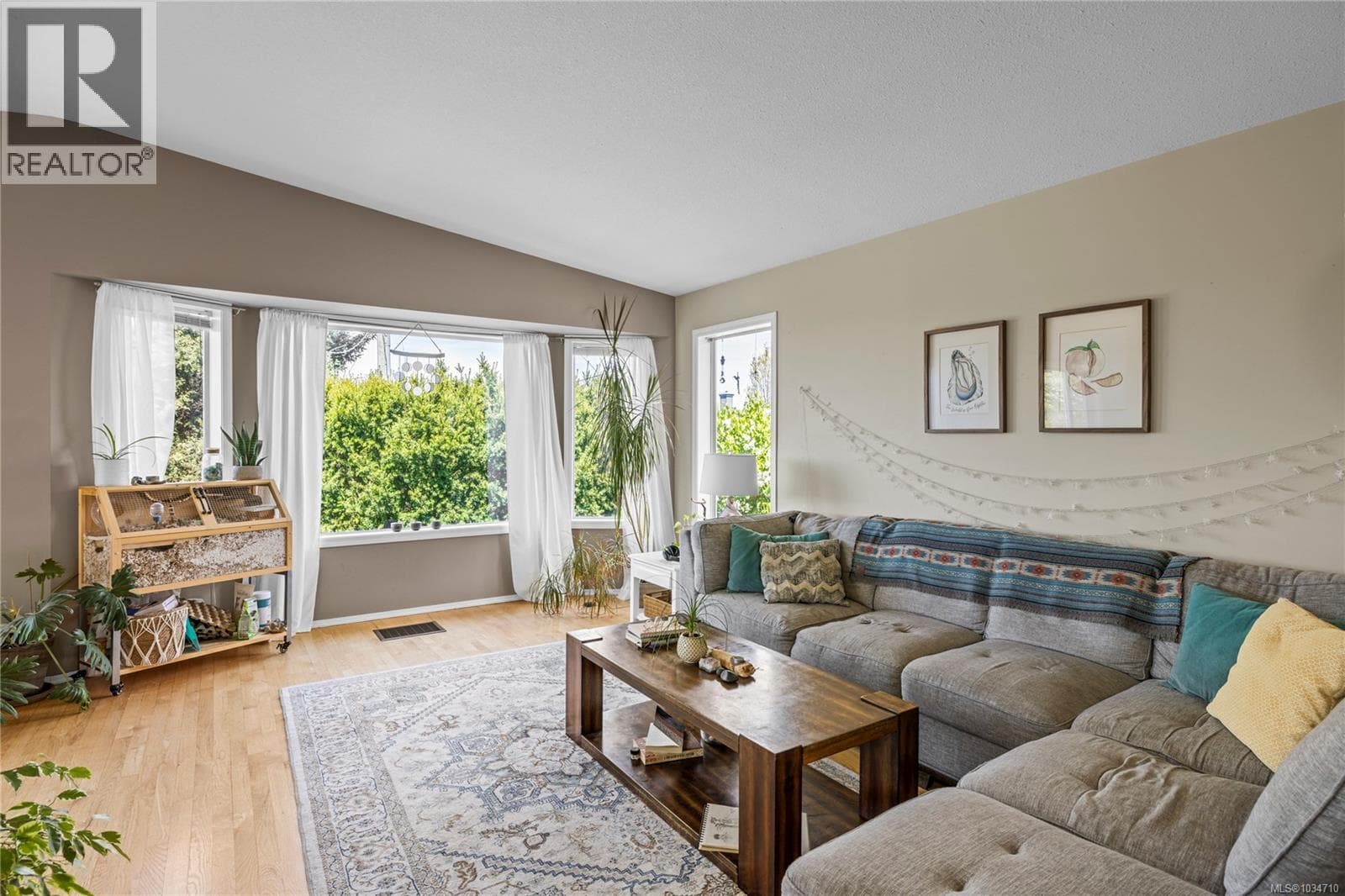7101 McGill Rd, Vancouver Island — photo 5