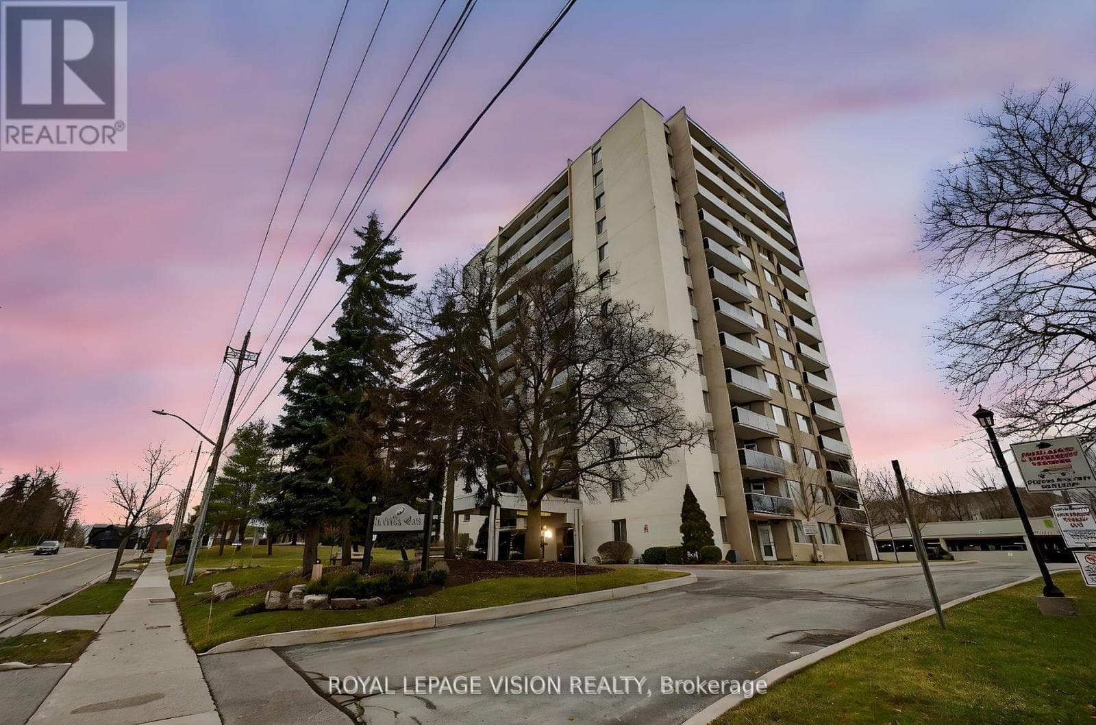 1002 - 81 MILLSIDE DRIVE, Toronto — photo 2