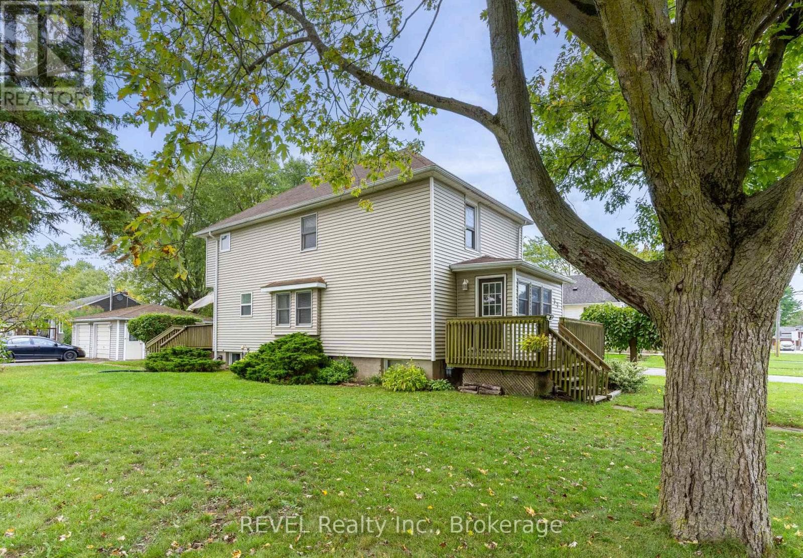 32 BAIE AVENUE, Niagara — photo 2