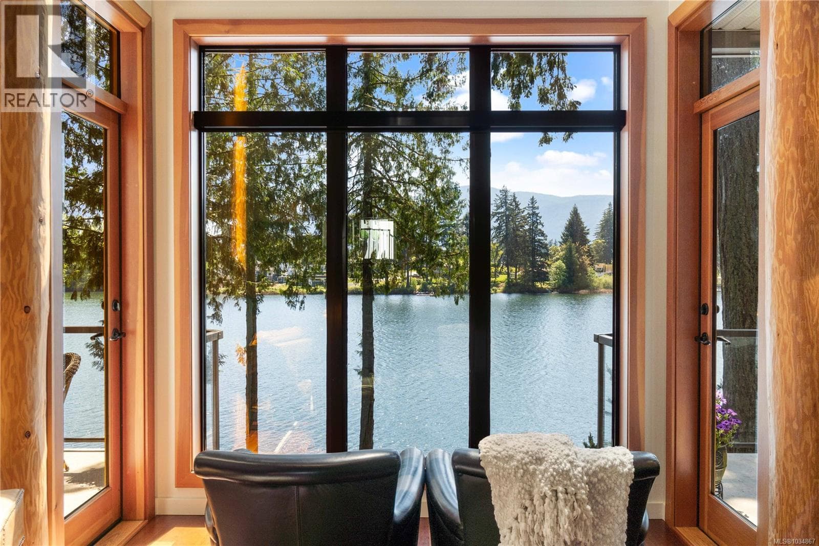 211 FERNTREE PLAZA, Vancouver Island — photo 4