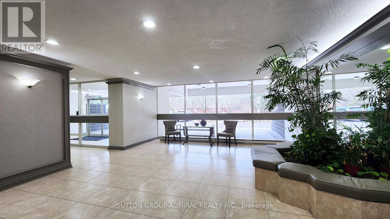 1011 - 80 INVERLOCHY BOULEVARD, Toronto — photo 3