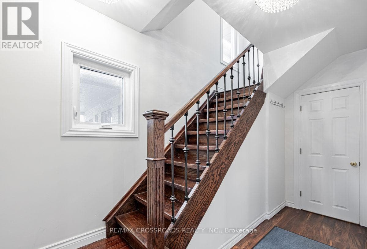 111 ELGIN STREET EAST, Toronto — photo 4