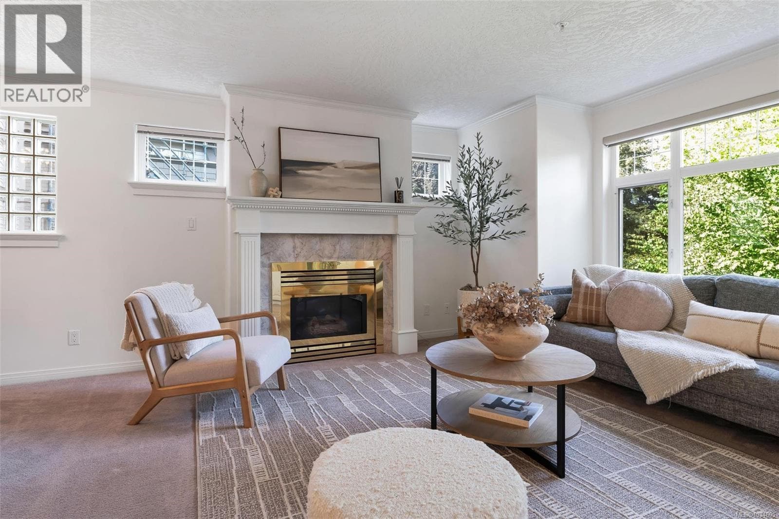216 4490 Chatterton Way, Victoria — photo 2