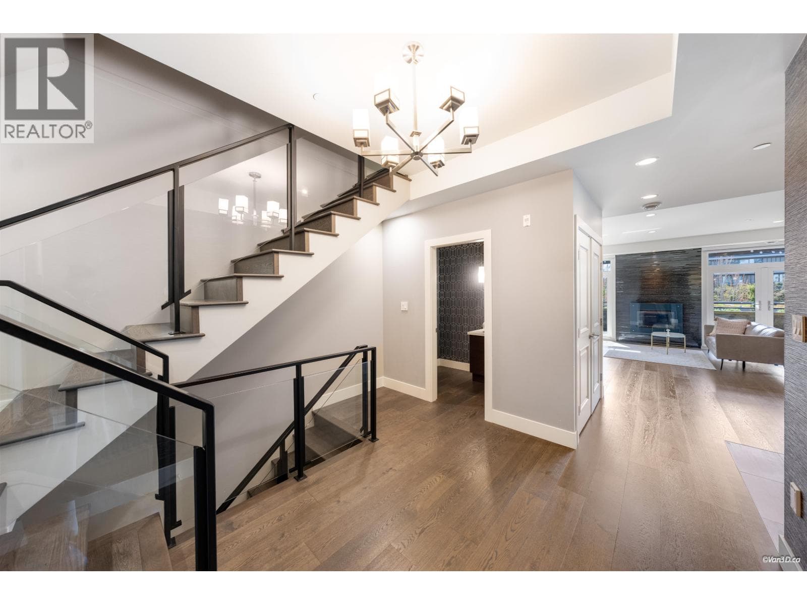 453 13TH STREET, Greater Vancouver — photo 4