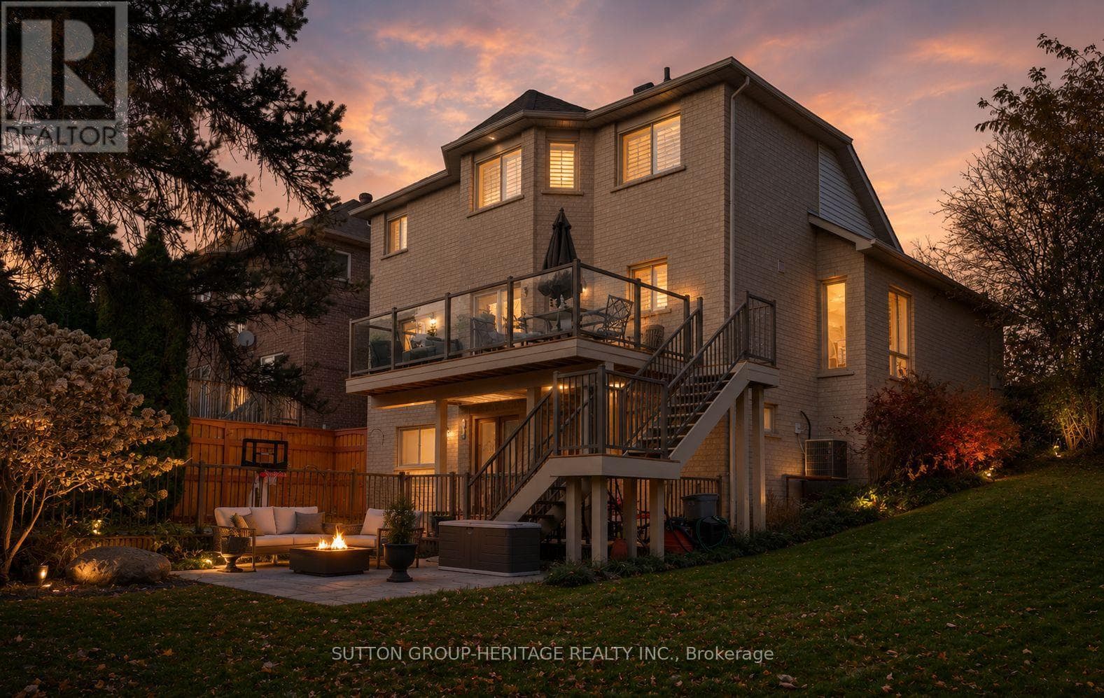 2330 SOUTHCOTT ROAD, Toronto — photo 2