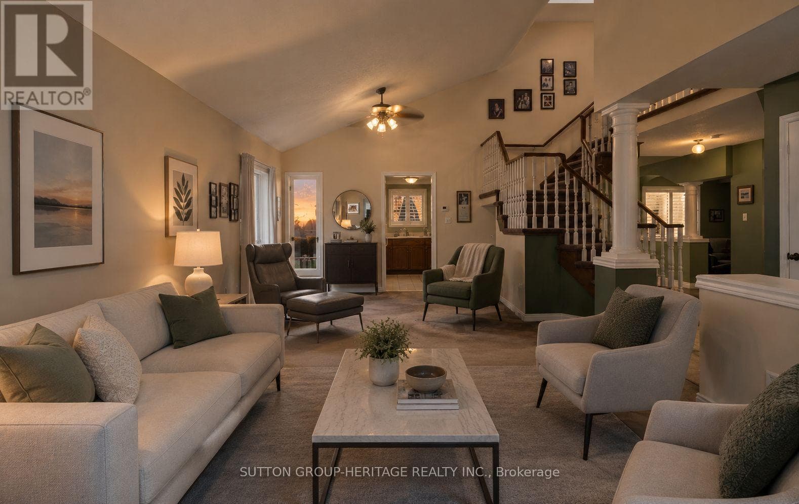 2330 SOUTHCOTT ROAD, Toronto — photo 3