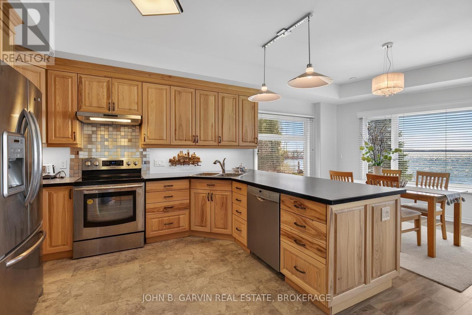 137 THOUSAND ISLANDS PARKWAY, Kingston — photo 4
