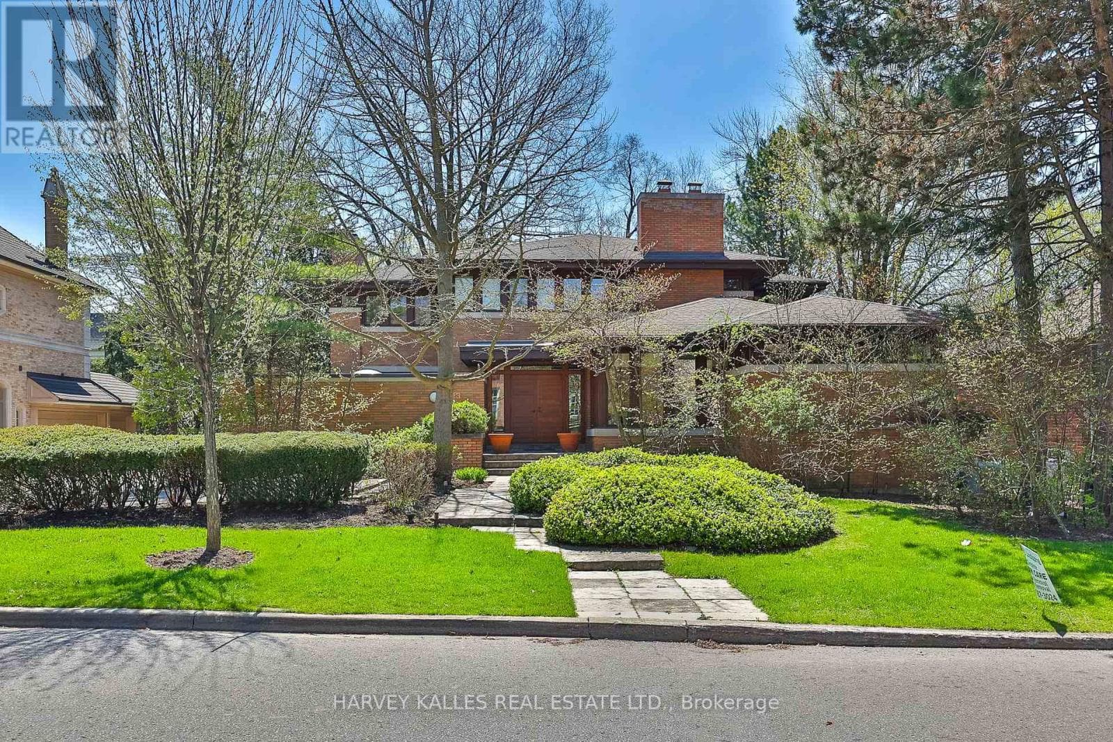 223 HILLHURST BOULEVARD in Bedford Park-Nortown