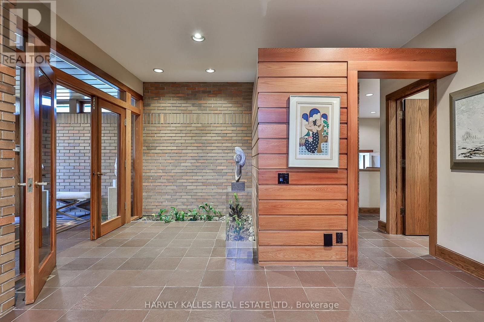 223 HILLHURST BOULEVARD, Toronto — photo 3