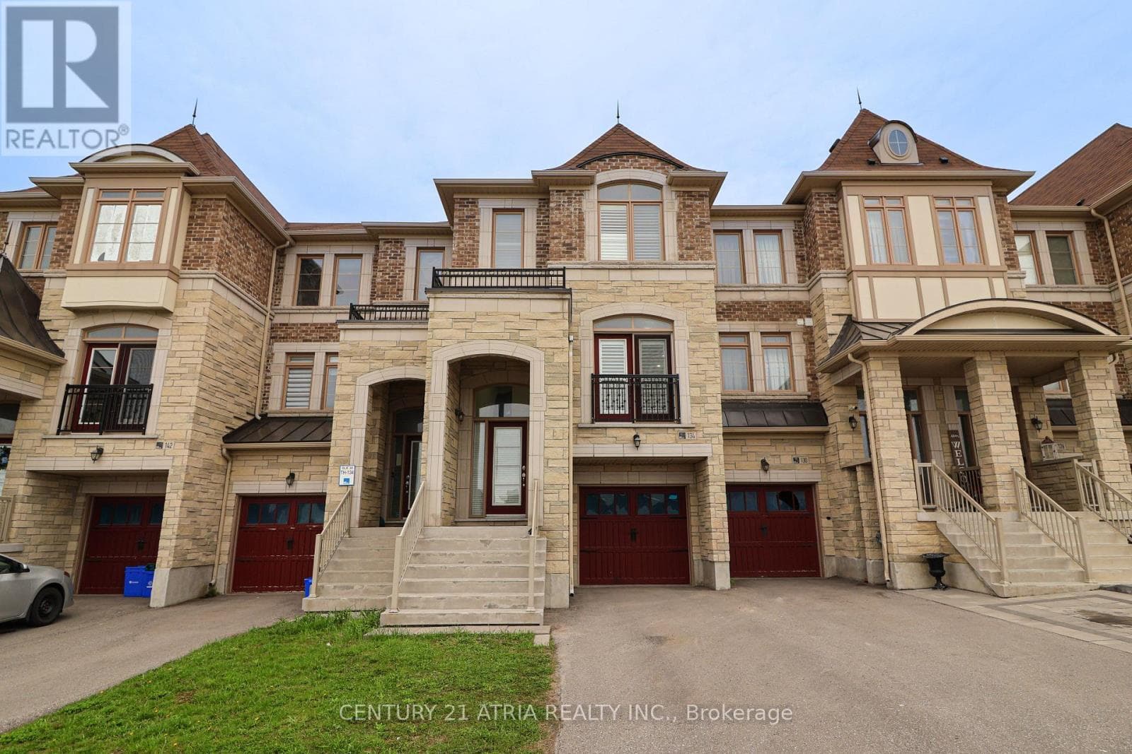 134 DUNDONNELL PLAZA in Kleinburg
