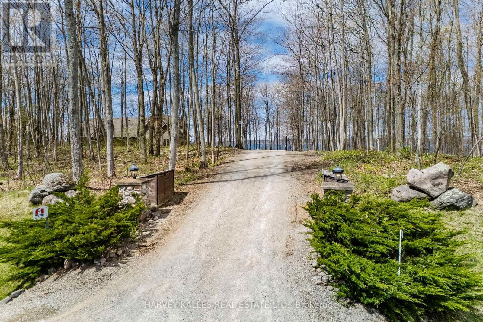 20 NIPPISSING RIDGE ROAD, Toronto — photo 4