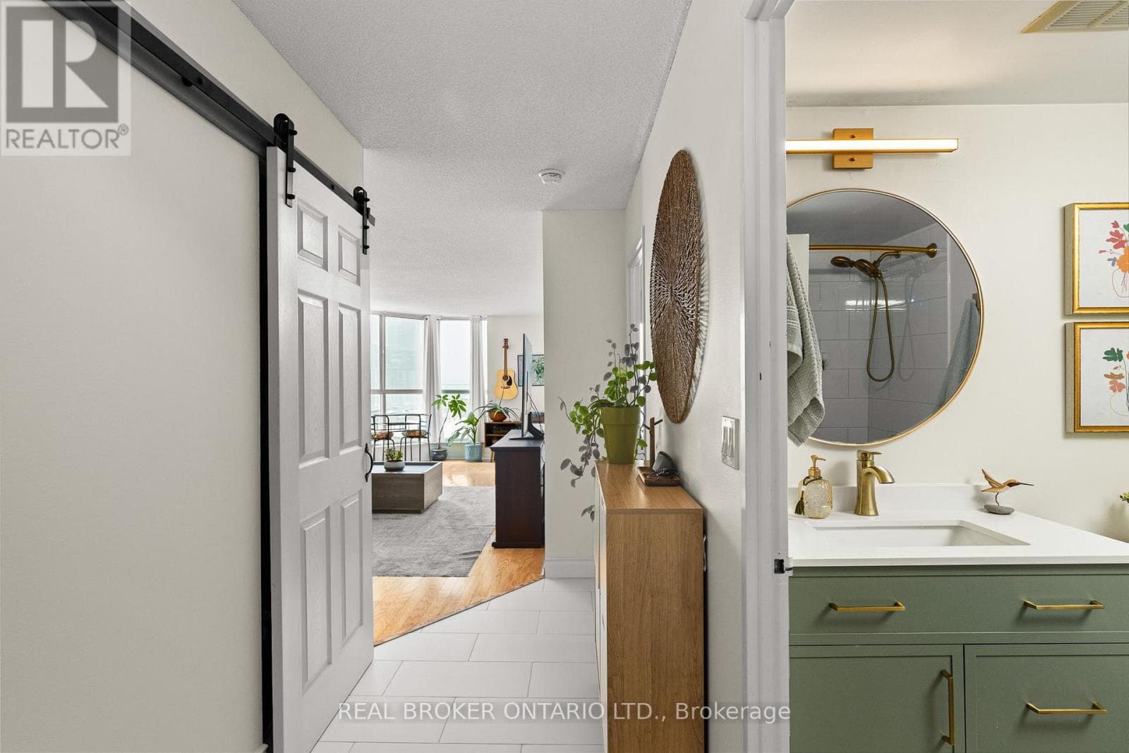 504 - 140 DUNLOP STREET E in 