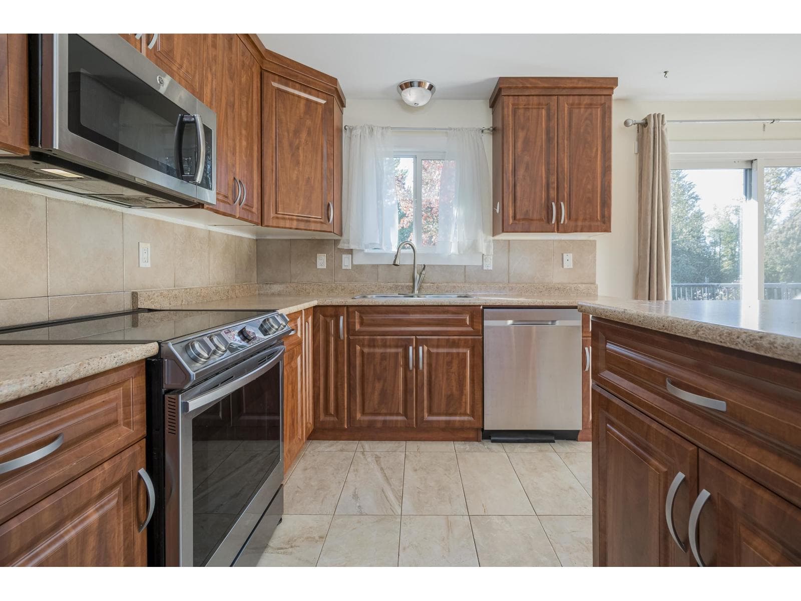 8558 MCCUTCHEON AVENUE CHILLIWACK PROPER SOUTH, Chilliwack — photo 5