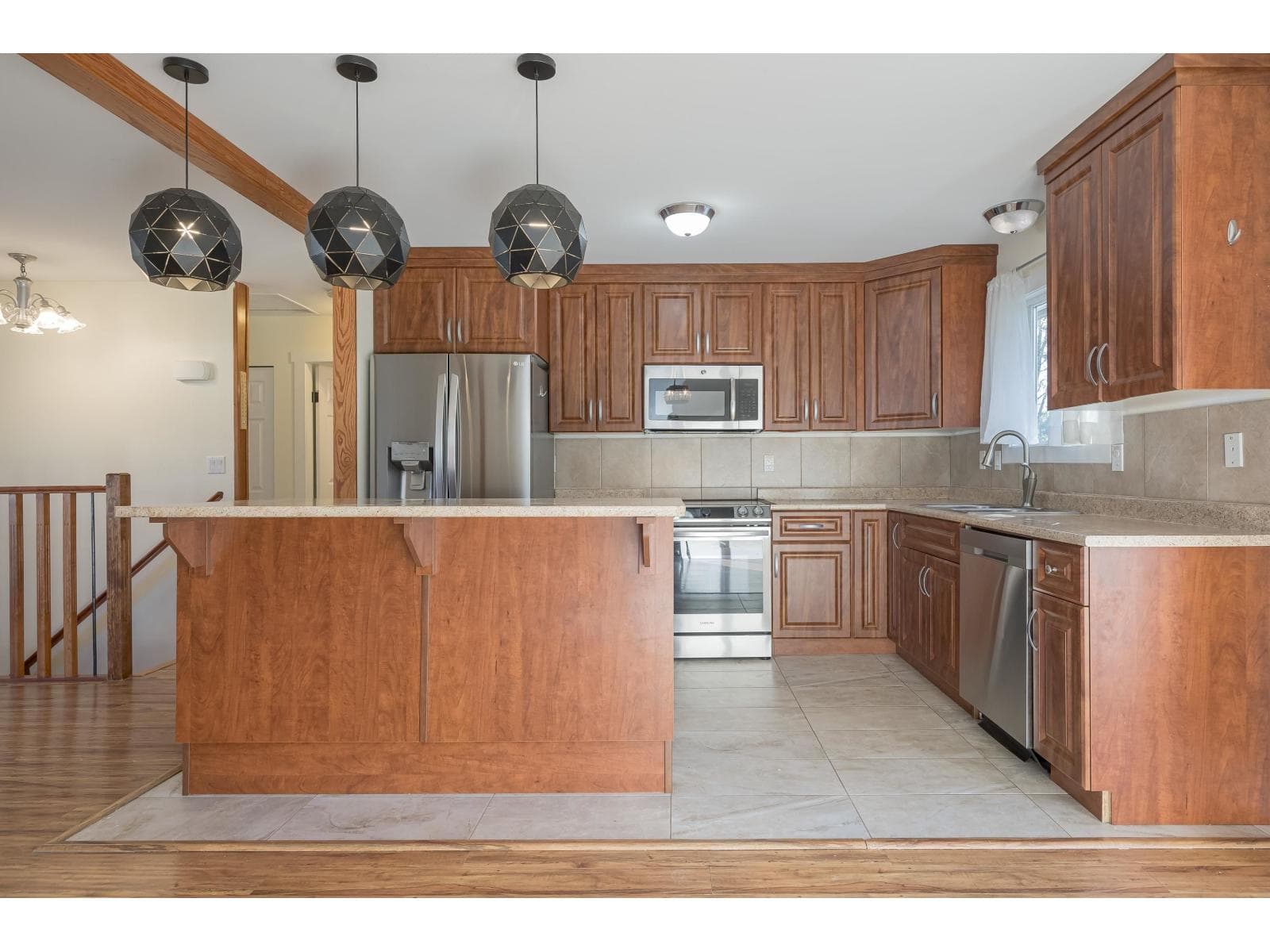 8558 MCCUTCHEON AVENUE CHILLIWACK PROPER SOUTH, Chilliwack — photo 4