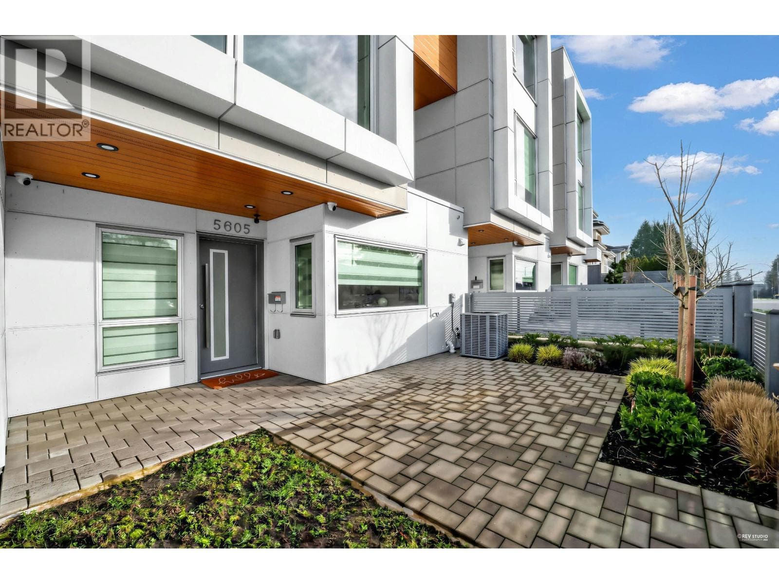 5605 RUMBLE STREET, Greater Vancouver — photo 2