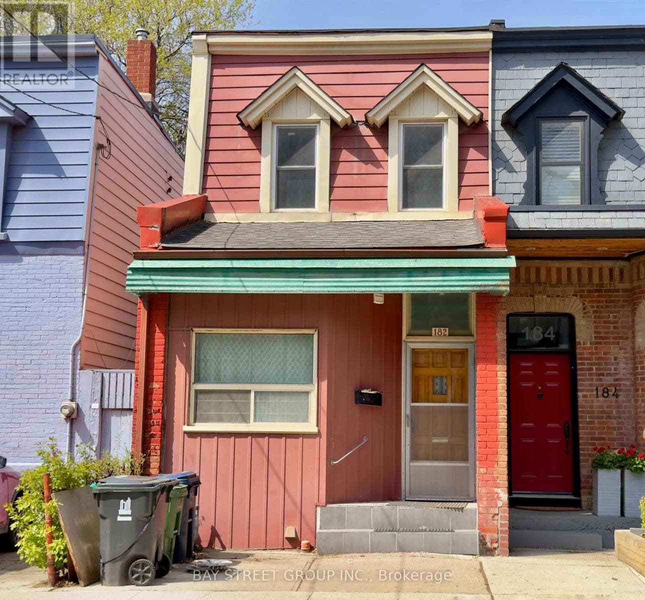 182 BOULTON AVENUE, Toronto — photo 2
