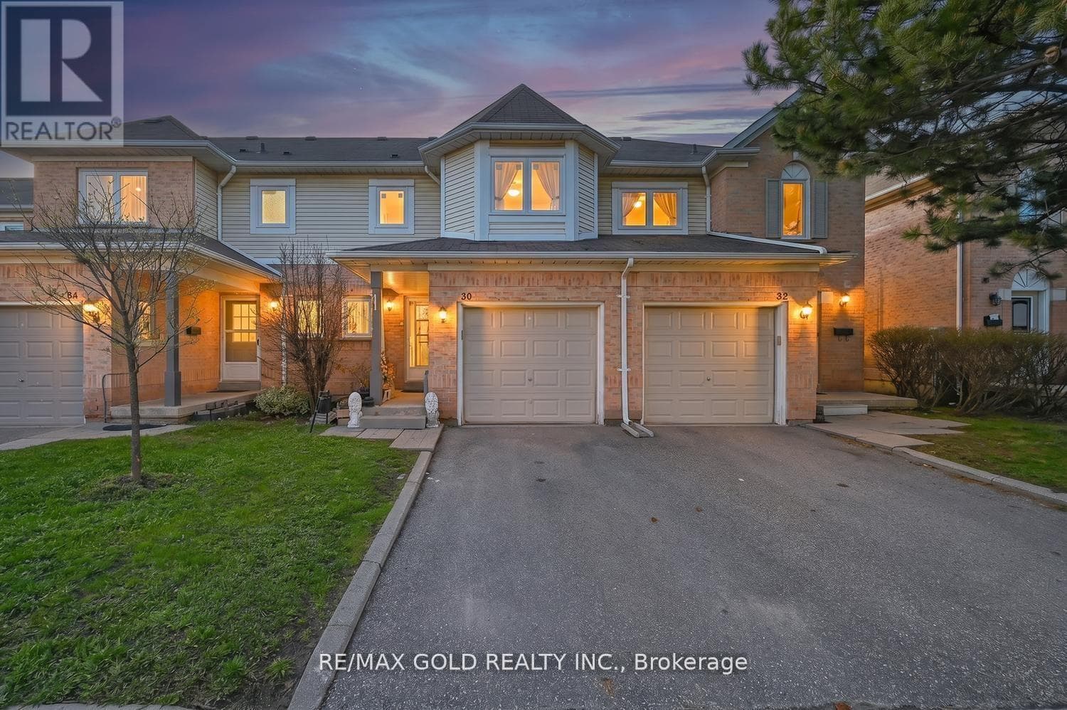 30 WICKSTEAD COURT in DEERFIELD