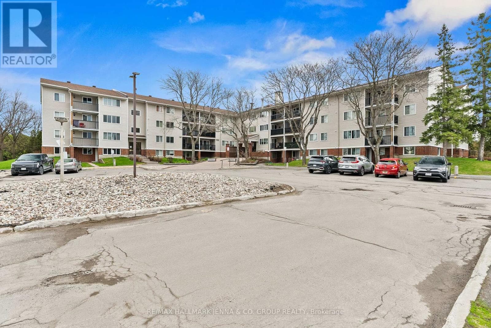 114 - 6532 BILBERRY DRIVE in CONVENT GLEN - ORLEANS WOODS
