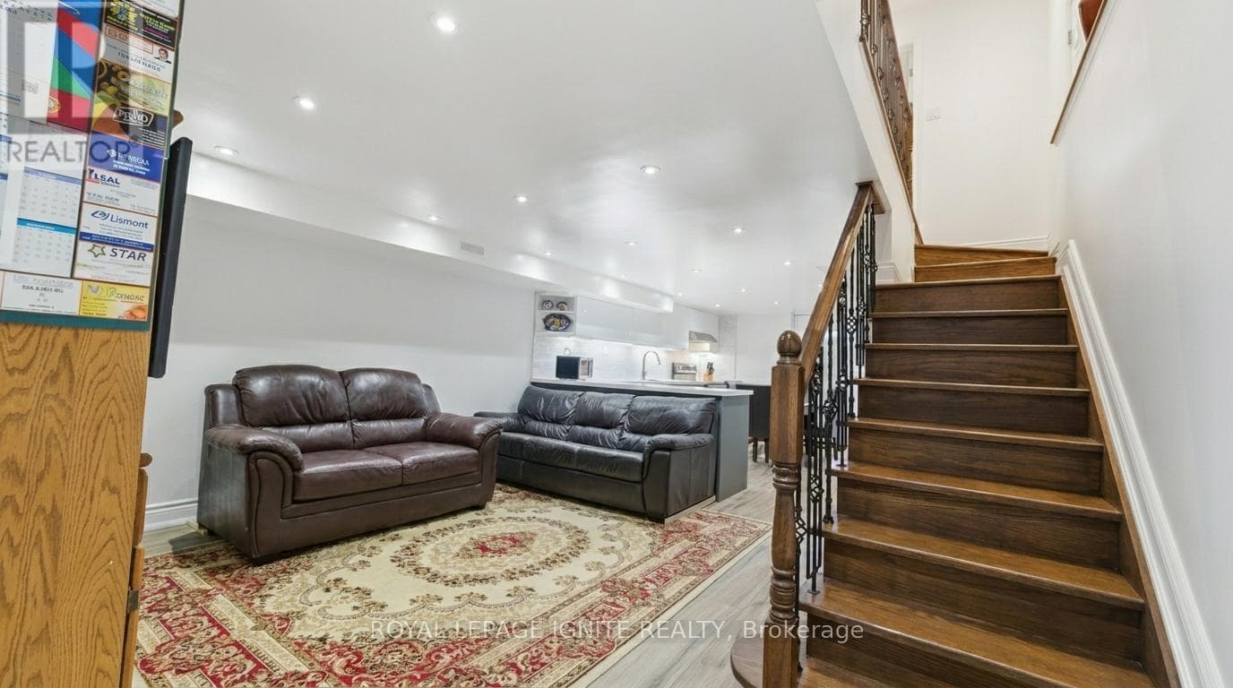 10 CAYUGA AVENUE, Toronto — photo 5
