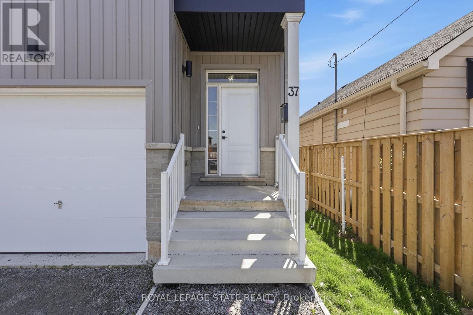 37 DELENA Avenue S, Toronto — photo 3