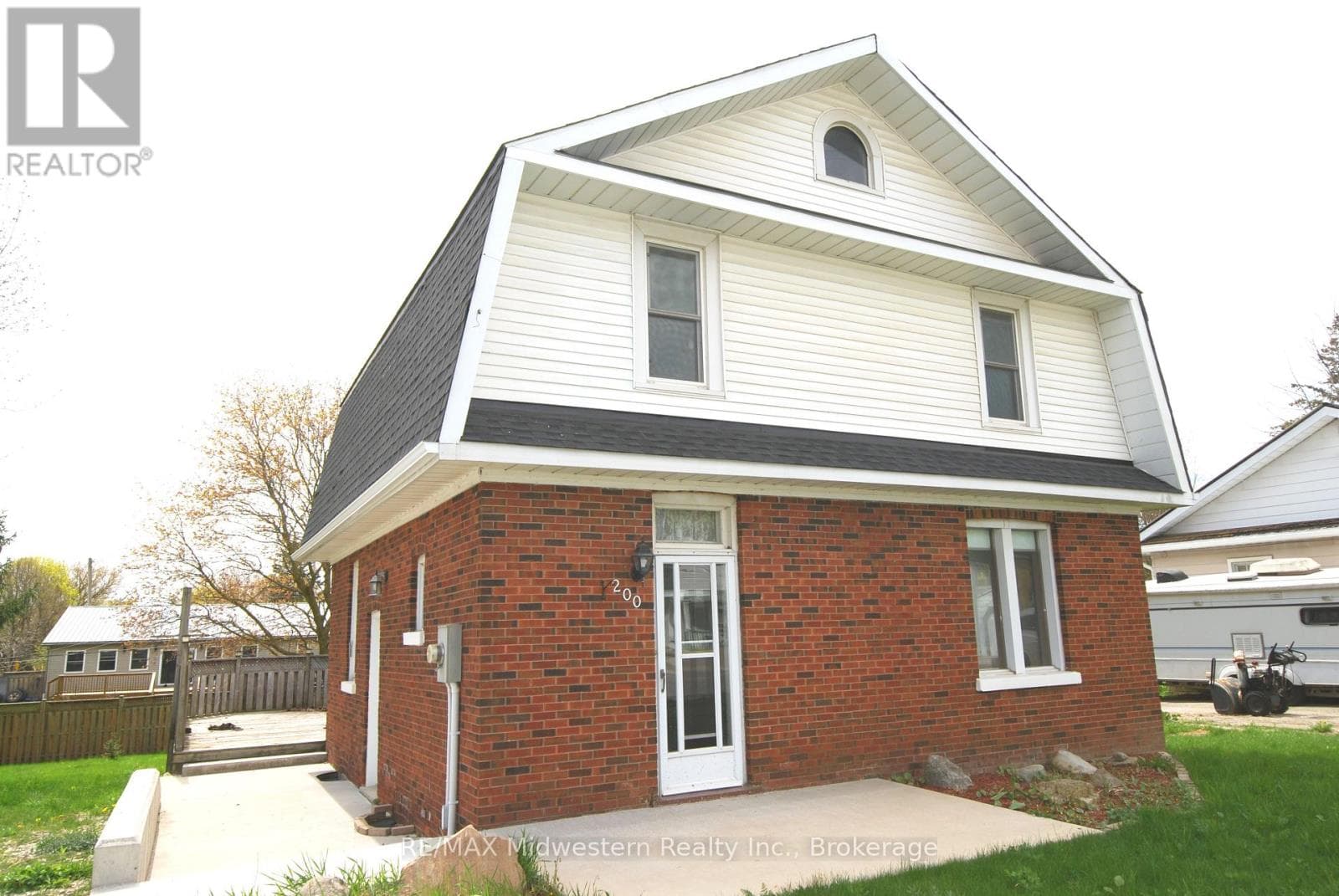 200 ELORA STREET SOUTH in 