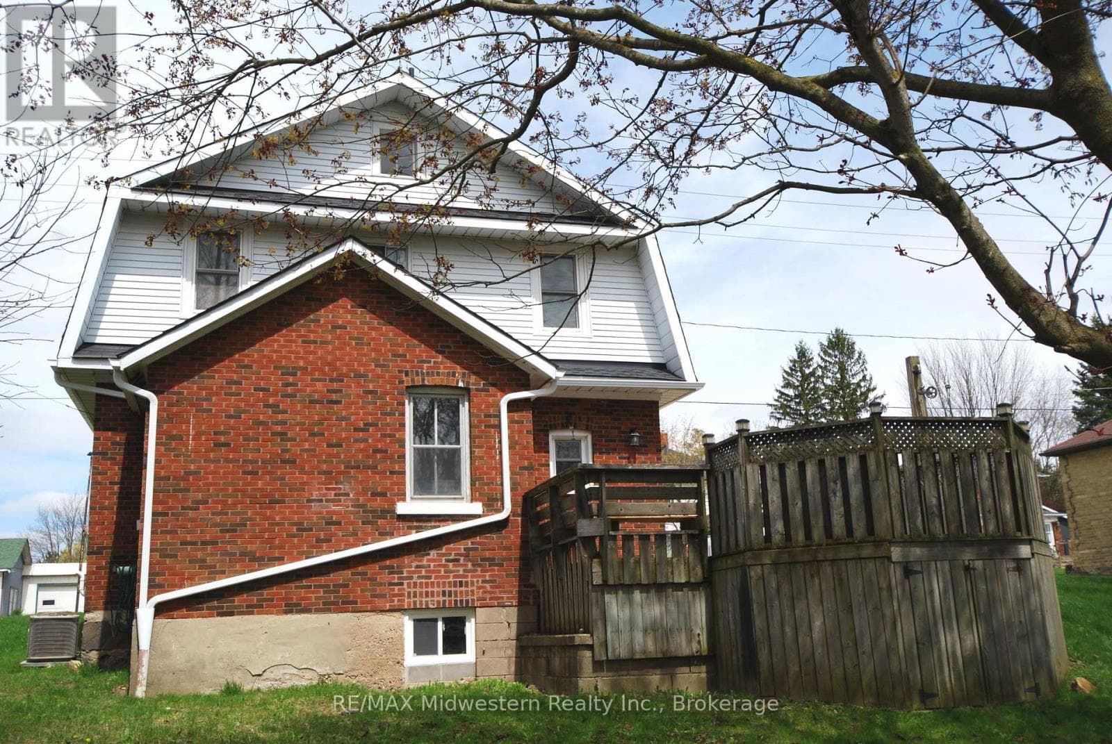 200 ELORA STREET SOUTH, OnePoint — photo 2