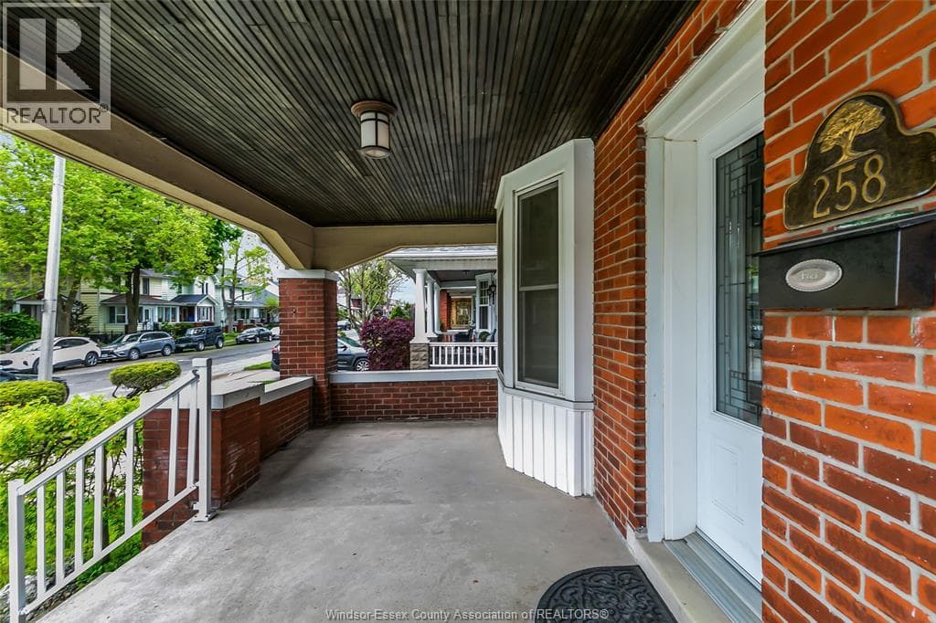 258 ELM AVENUE, Windsor — photo 4