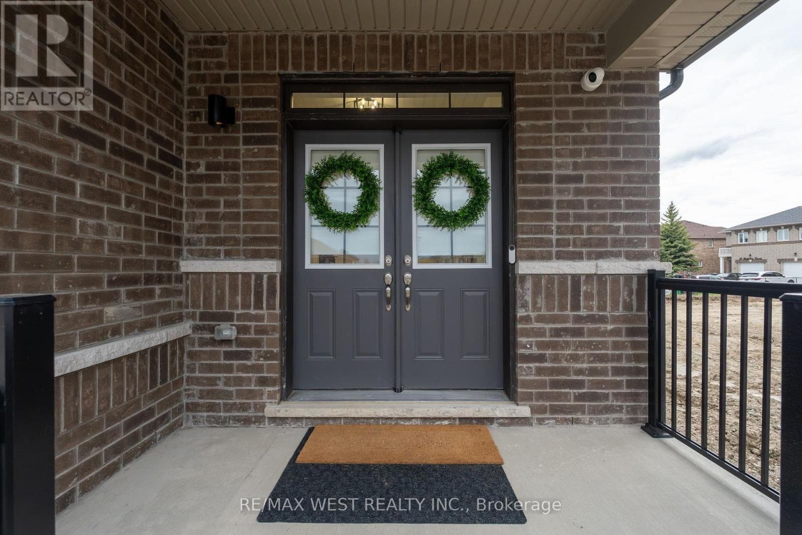 24 HANTON CRESCENT, Toronto — photo 4