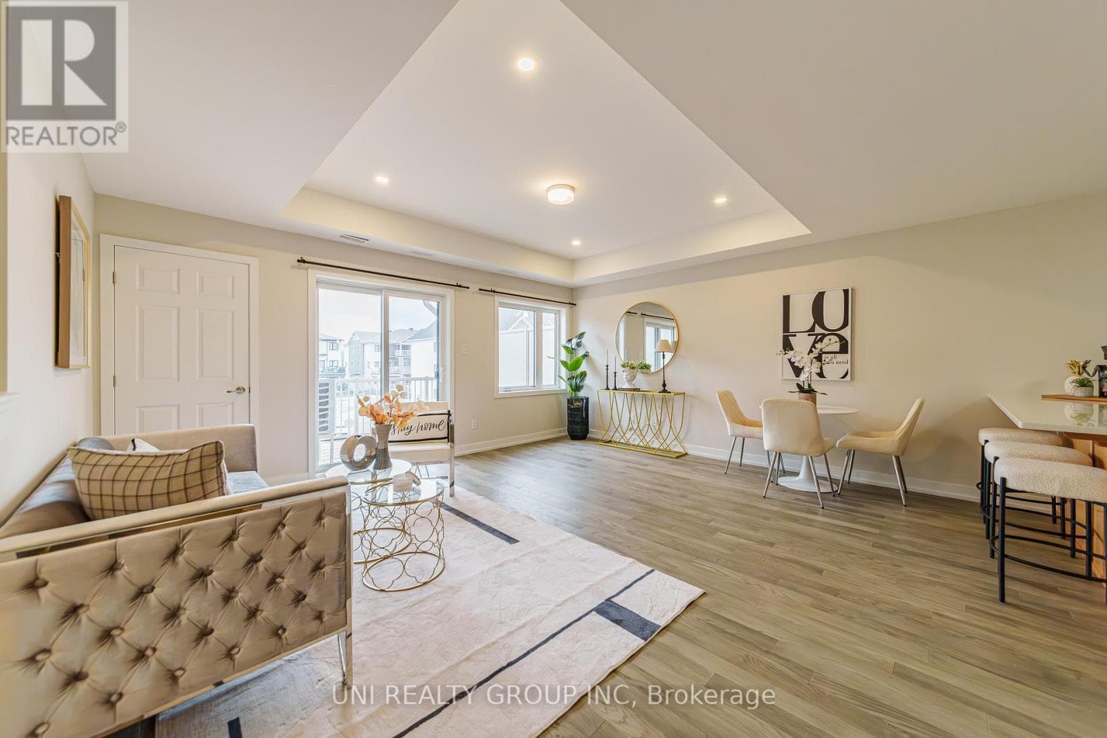 264 ANYOLITE PRIVATE, Ottawa — photo 5