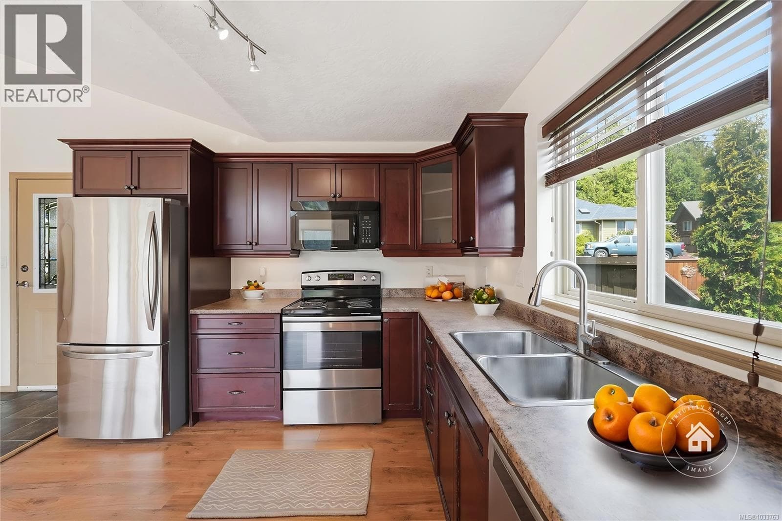 1758 Martini Way, Vancouver Island — photo 4