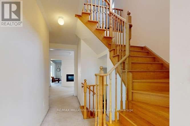 8 TOMPOROWSKI TRAIL, Toronto — photo 4