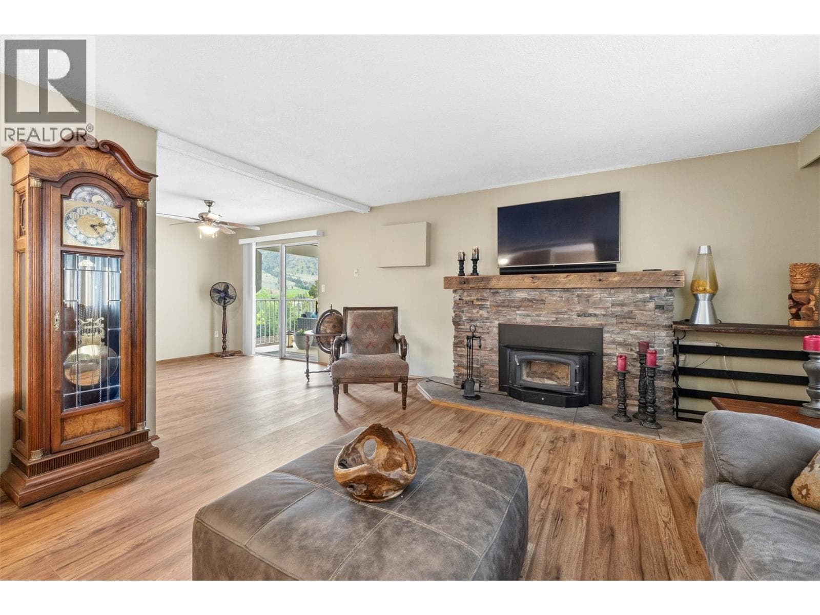 617 3RD Avenue, Interior REALTORS® — photo 3