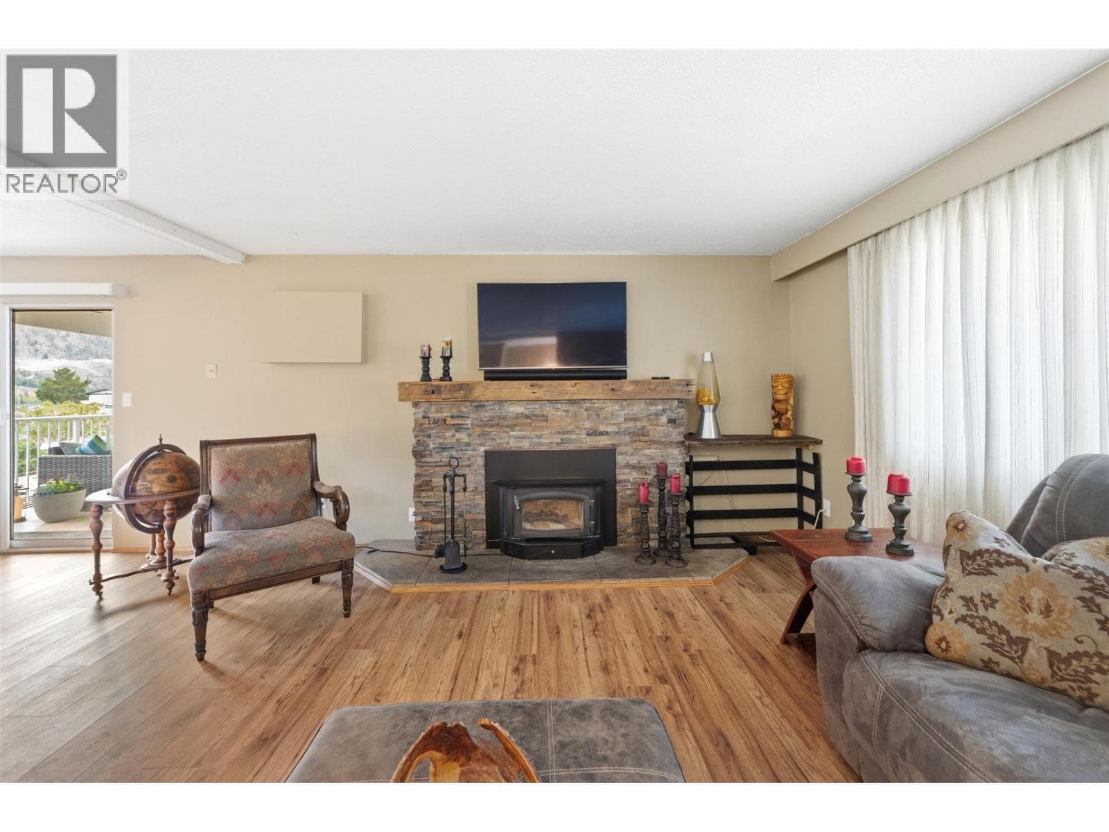 617 3RD Avenue, Interior REALTORS® — photo 4