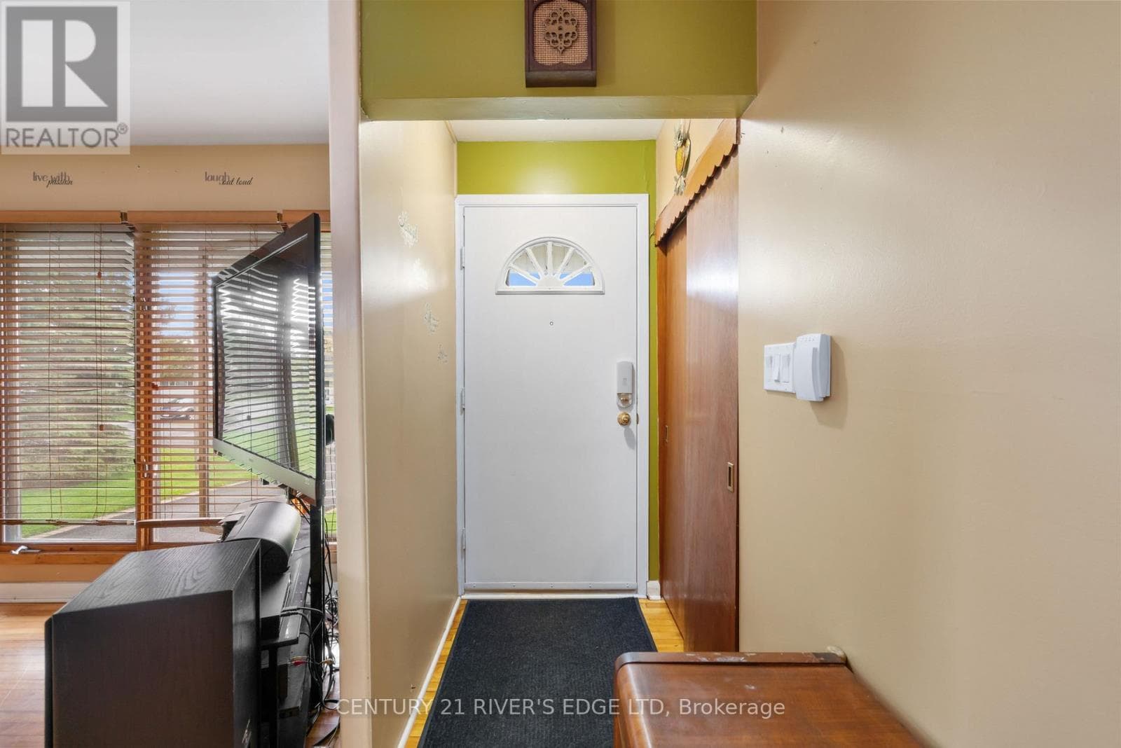 54 LOYALIST STREET, Rideau St.Lawrence — photo 2