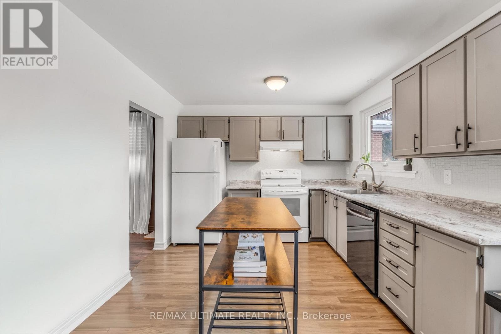 37 BANBURY COURT, Toronto — photo 3