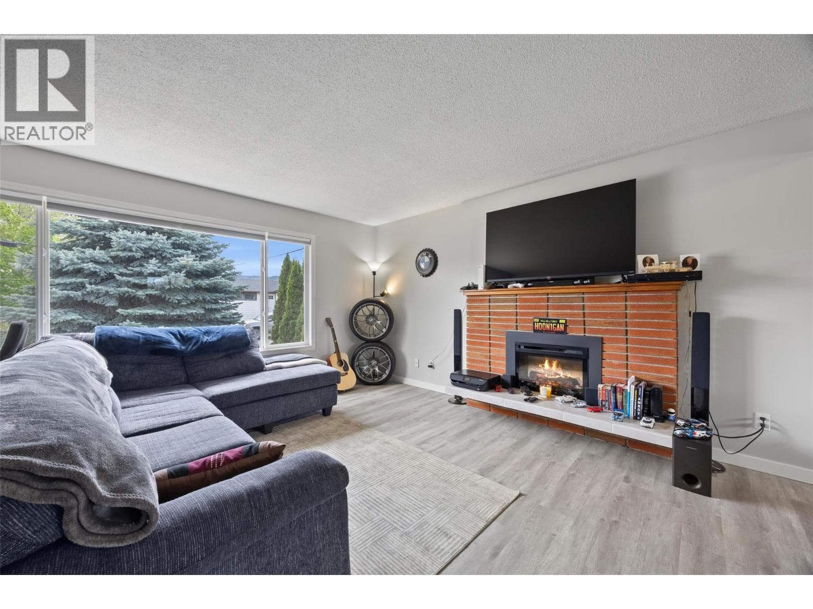 634 PATRICIA AVENUE, Interior REALTORS® — photo 3
