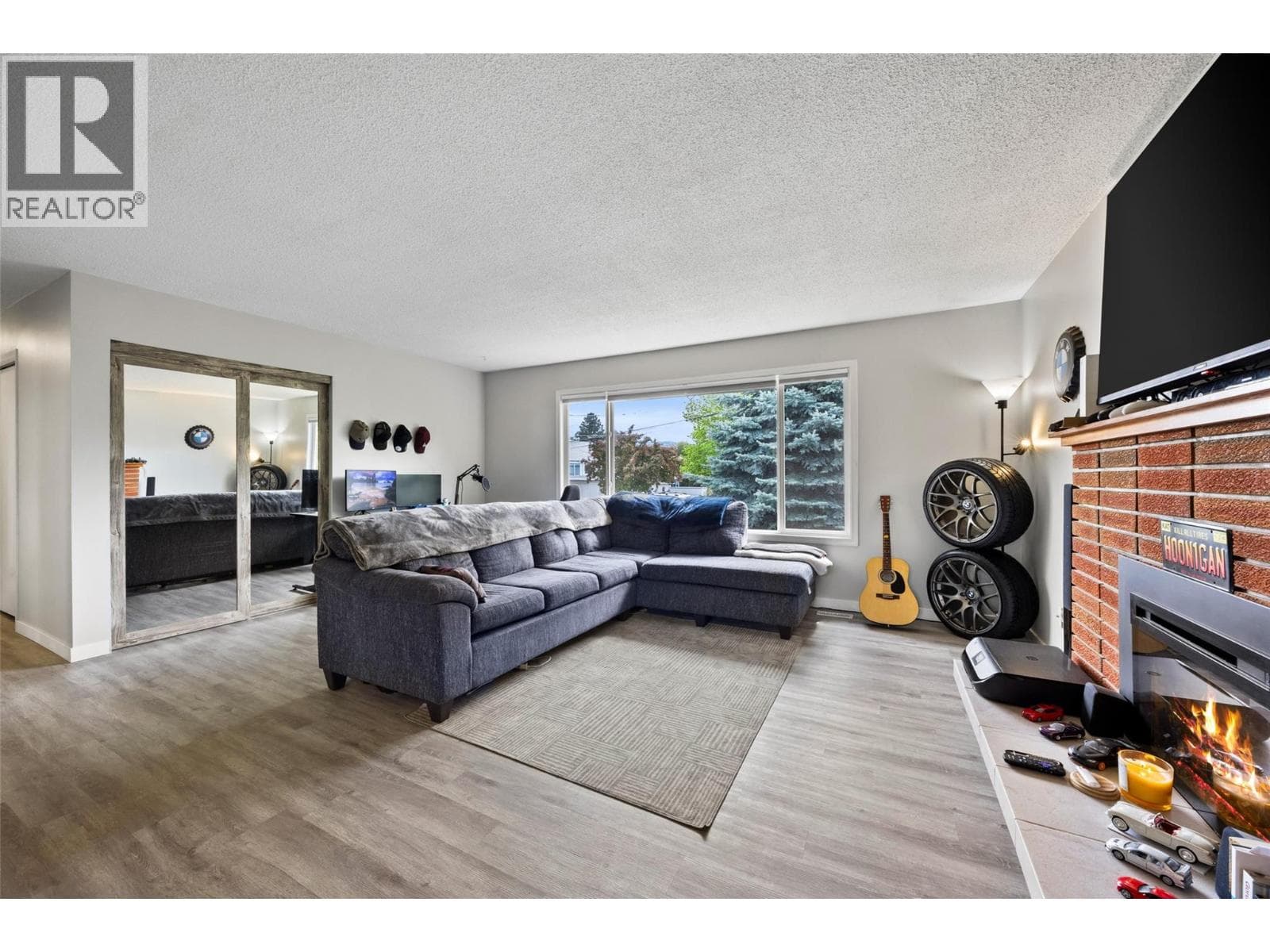 634 PATRICIA AVENUE, Interior REALTORS® — photo 4