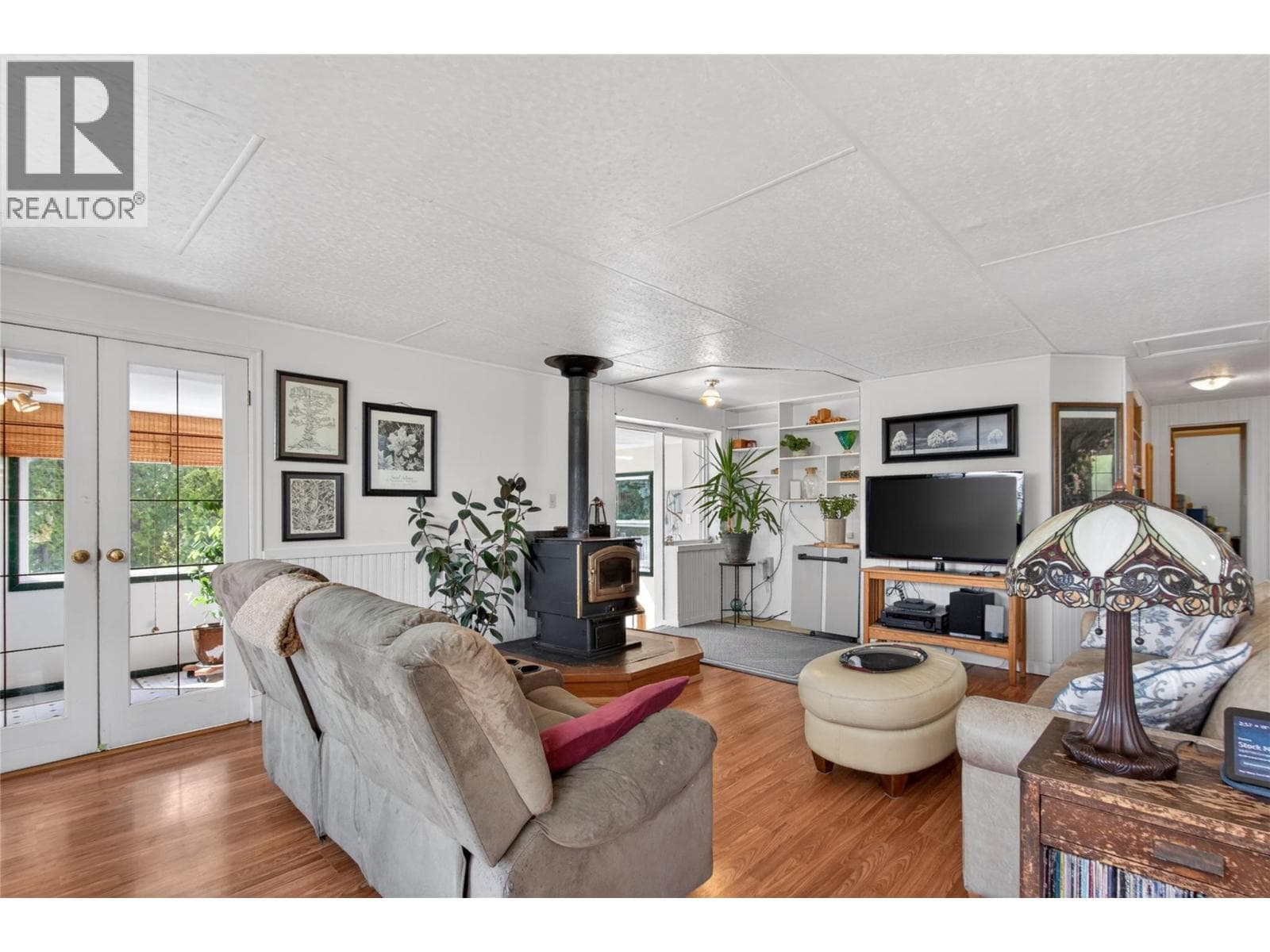 905 Lower Debeck Road, Interior REALTORS® — photo 4