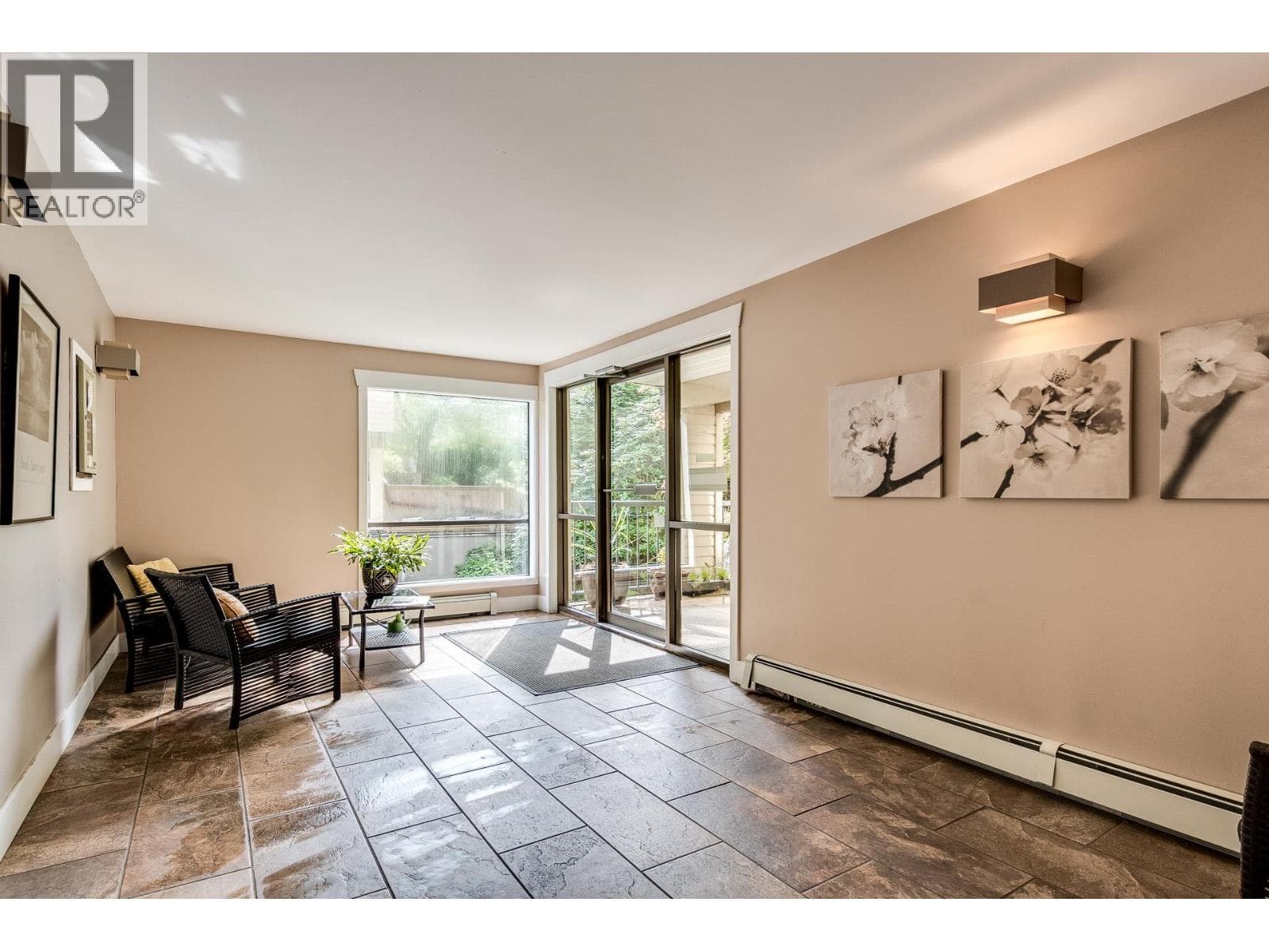 212 3275 MOUNTAIN HIGHWAY, Greater Vancouver — photo 4