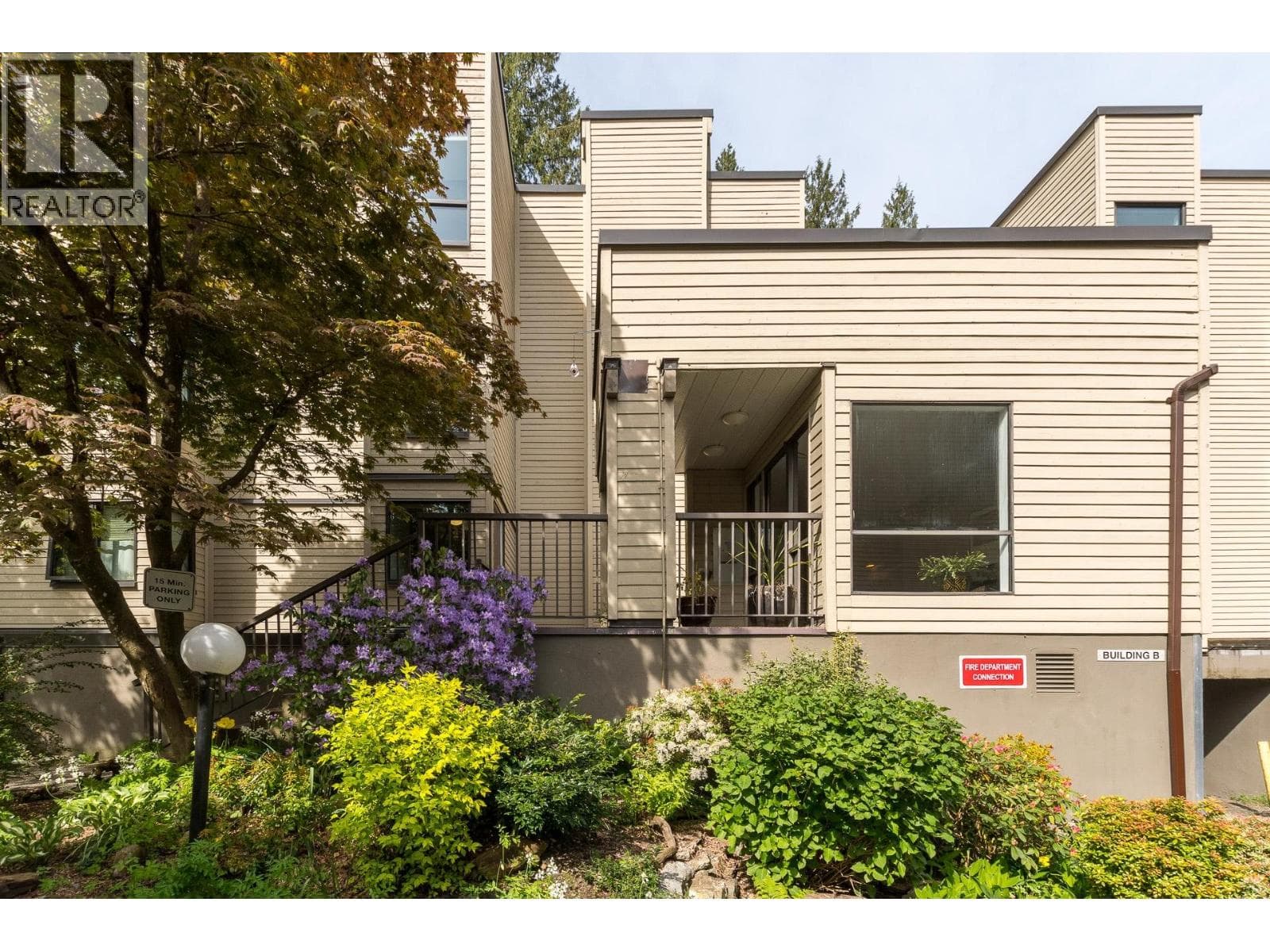 212 3275 MOUNTAIN HIGHWAY, Greater Vancouver — photo 2