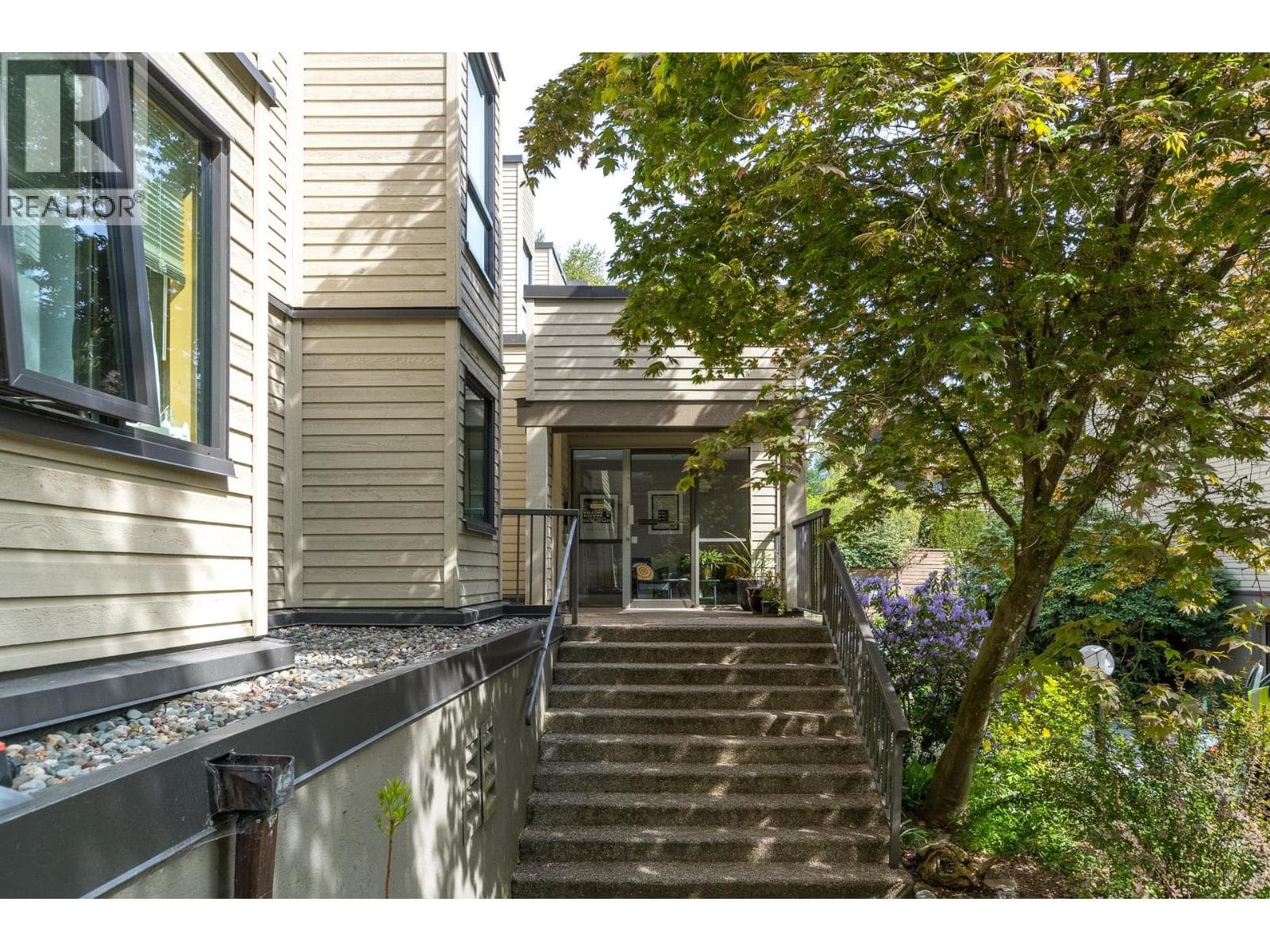 212 3275 MOUNTAIN HIGHWAY, Greater Vancouver — photo 3