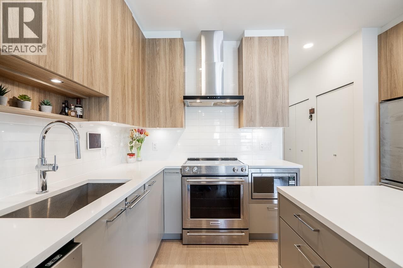 207 7599 15TH STREET in Stride Avenue