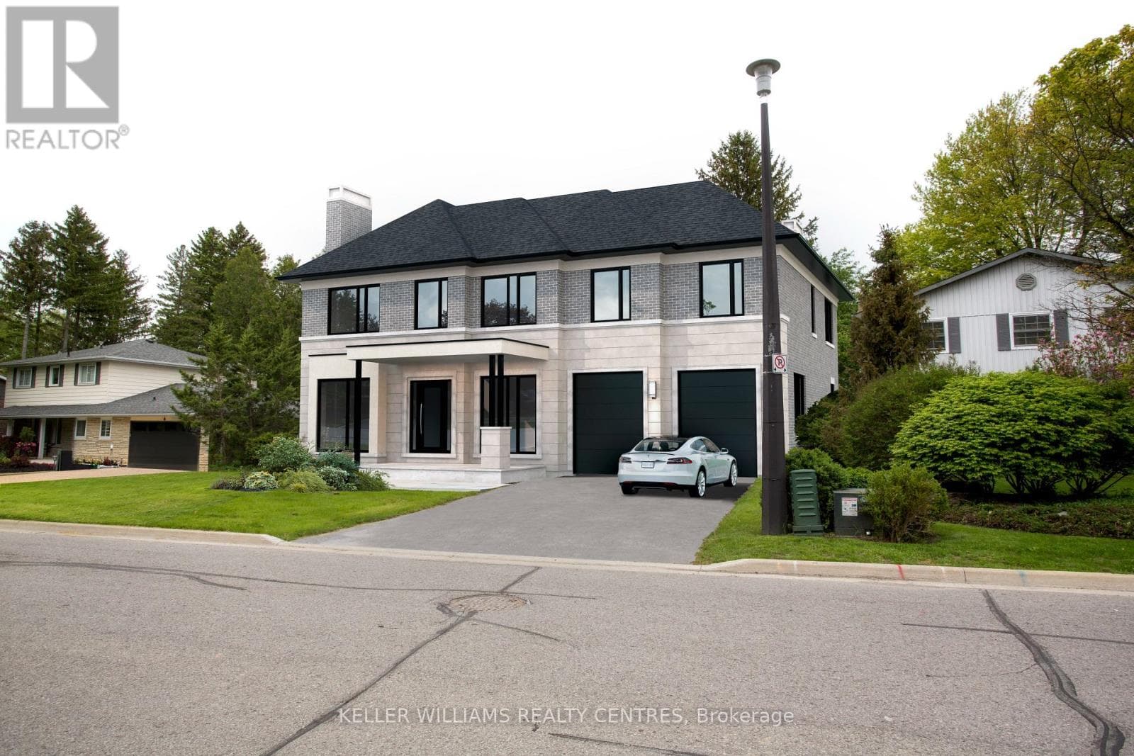 10 HAWTHORNE LANE, Toronto — photo 2