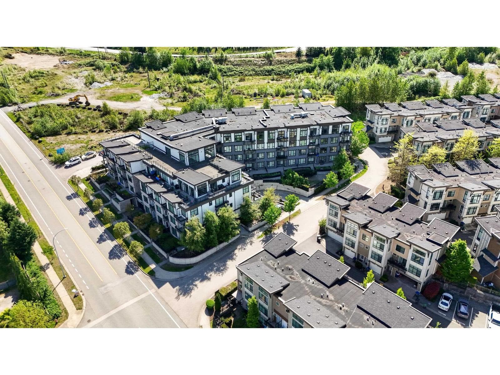 201 9983 E BARNSTON DRIVE STREET in Anniedale