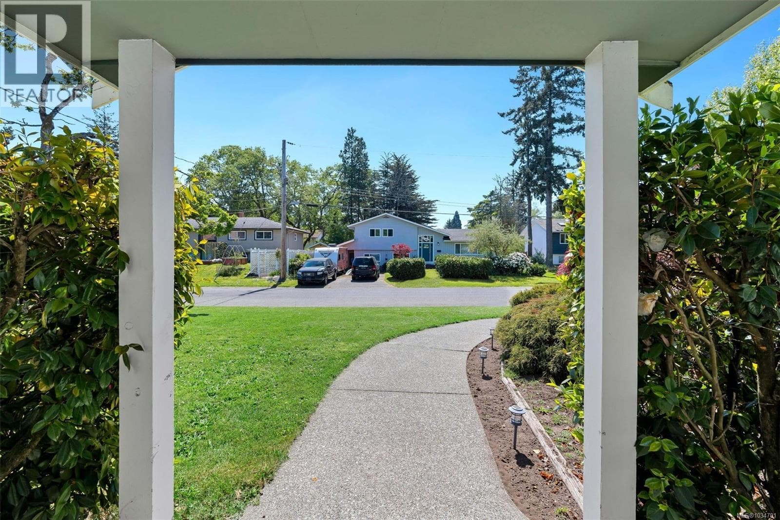 1722 JEFFERSON AVENUE, Victoria — photo 3